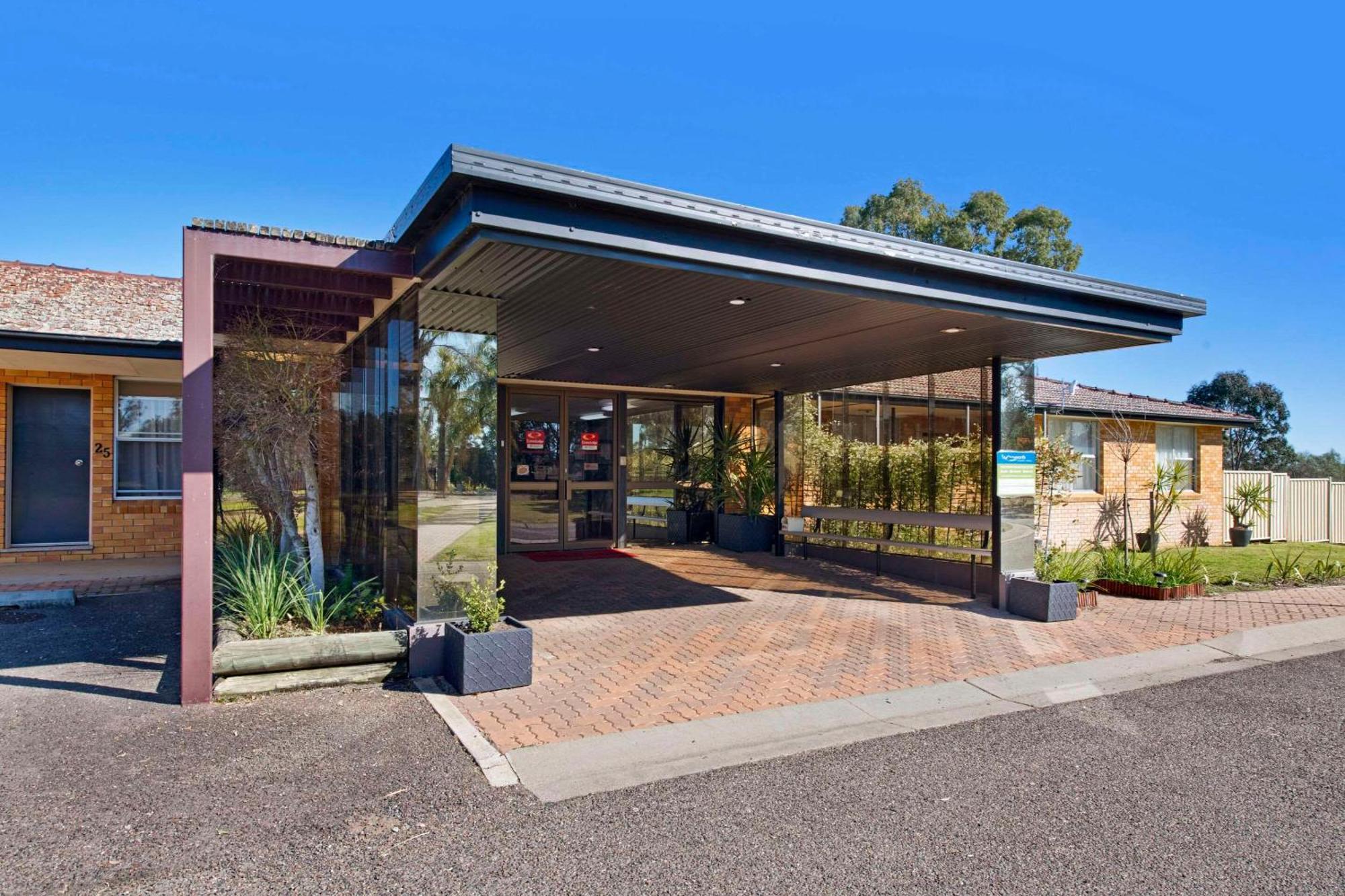 Econo Lodge Savannah Park Tamworth Exterior photo